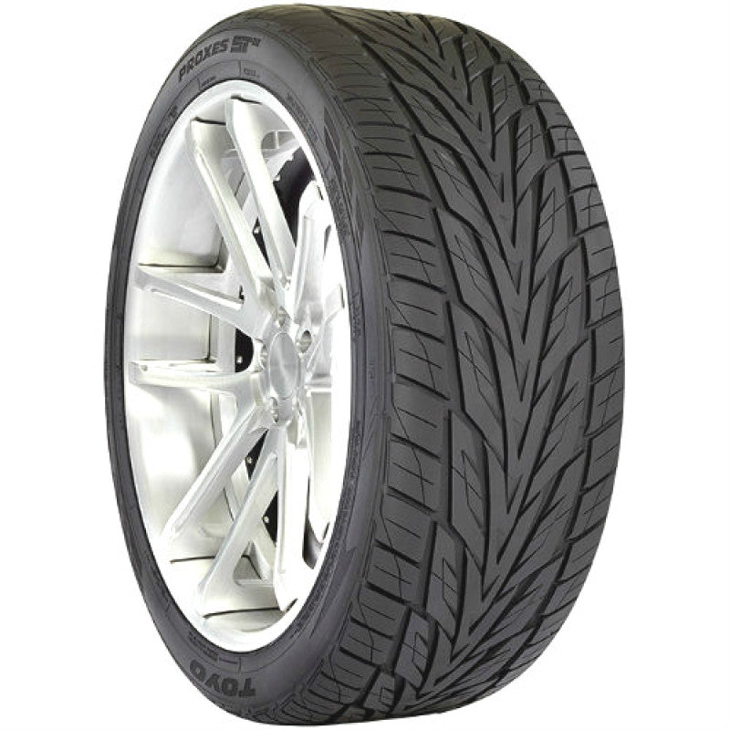 Toyo Proxes ST III 285/45R22 tire