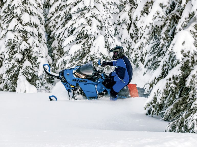 16" X 137" - 1.6" Camso Ice Cobra 1.6 Cross-Country Track [9249C]